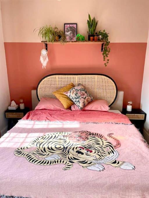 3 Bedroom Spacious Seaside Apartment With Estuary Views Southend-on-Sea Bagian luar foto