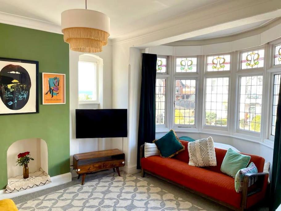 3 Bedroom Spacious Seaside Apartment With Estuary Views Southend-on-Sea Bagian luar foto